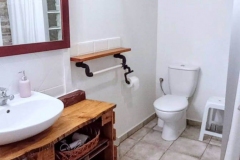 Bano-Bajo-Casa-rural-villa-huerta