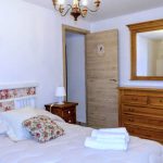 Casa con cuatro habitaciones